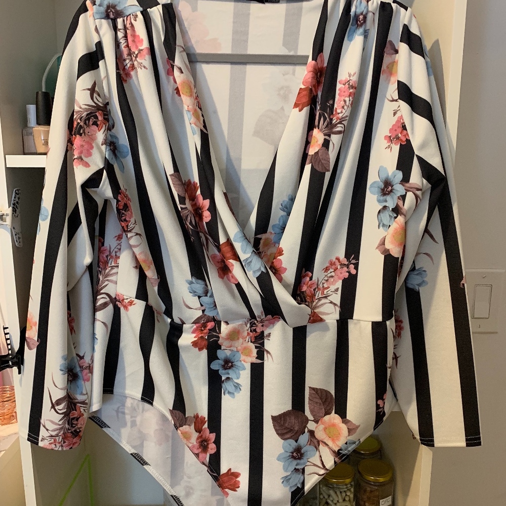 Bodysuit flowers black and white